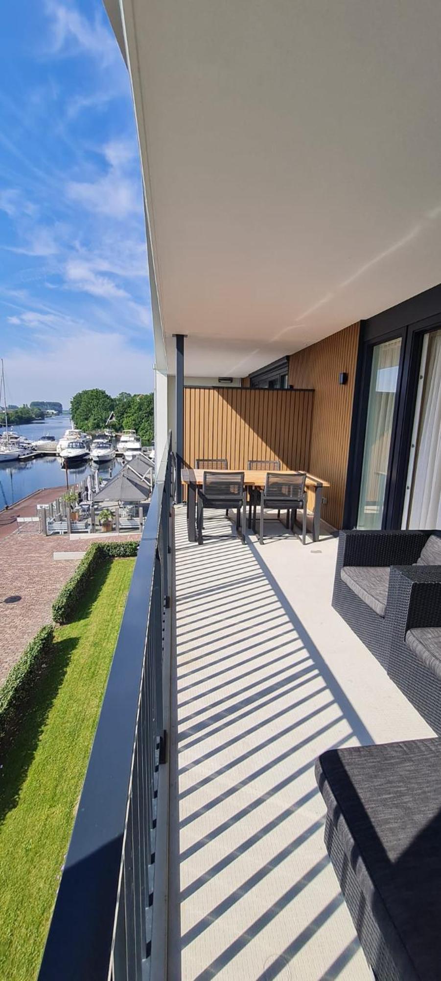 Luxe 4 Persoons Appartement In Residence Marina Kamperland 2C Exterior photo